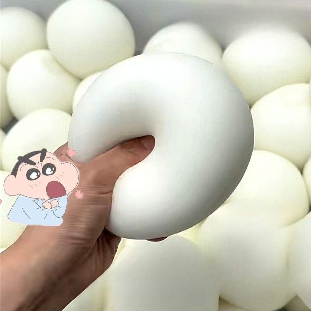 Big Squishy Bread Stress Ball  - Party Games Spy recension och pris